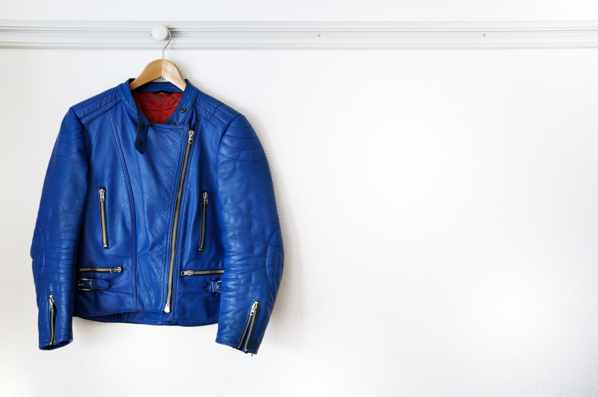 Blue　leather　jacket